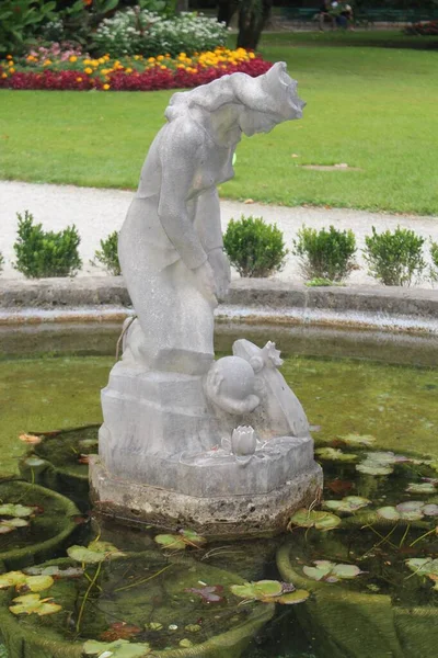 Innsbruck Tirol Austria Sierpnia 2015 Księżniczka Rzeźba Żaby Hofgarten Niedaleko — Zdjęcie stockowe