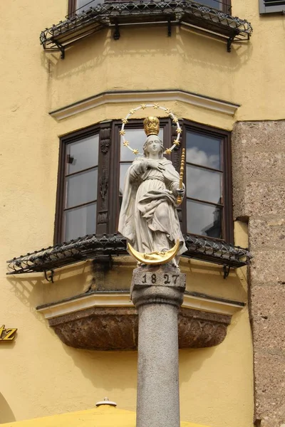 Estatua Histórica Virgen María Con Luna Estrellas Erigida 1827 Plaza — Foto de Stock