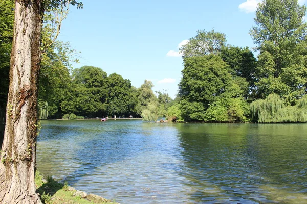 Kleinhesseloher Lake English Garden Englischer Garten Monaco Baviera Germania — Foto Stock