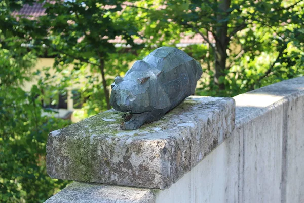 Innsbruck Austria Sierpnia 2015 Rzeźba Dzikiego Kota Alpejskim Zoo Alpenzoo — Zdjęcie stockowe