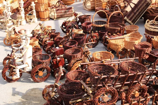 Innsbruck Autriche Juillet Différents Objets Artisanaux Bois Sur Marché Local — Photo