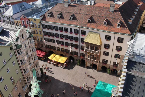 Vista Aérea Del Techo Dorado Innsbruck Goldenes Dachl Ciudad Vieja —  Fotos de Stock