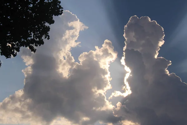 Blå Overskyet Himmel Billedet Taget Innsbruck Tirol Østrig - Stock-foto