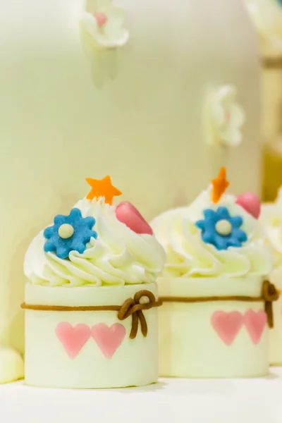 Сладкие свадебные кексы . — стоковое фото