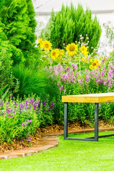 Rahatlatıcı rahat Bahçe alanında.