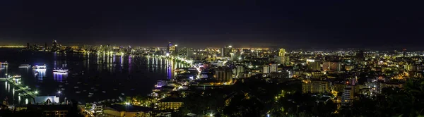Güzel Pattaya körfezinin geceleri. — Stok fotoğraf