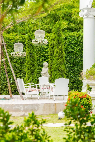 Rahatlatıcı rahat Bahçe uzayda.