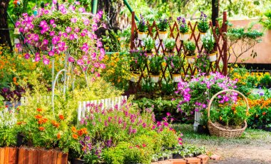 Yazları ev rahat bahçede.