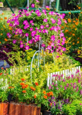 Yazları ev rahat bahçede.