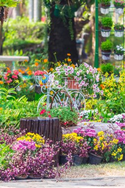 Yazları ev rahat bahçede.