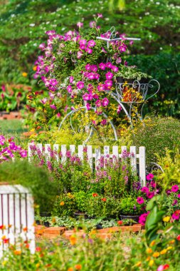 Yazları ev rahat bahçede.