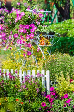 Yazları ev rahat bahçede.