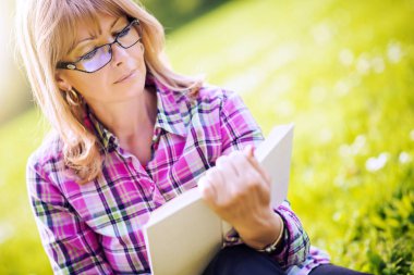 iyi bir kitap ile rahatlatıcı