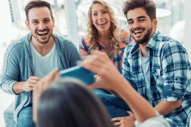 having a büyük zaman arkadaş 