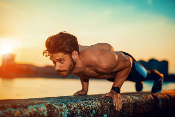 Push ups, close-up — Stockfoto