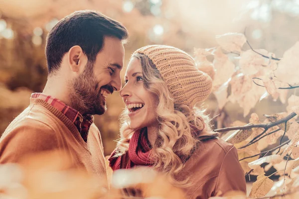 Young couple in love outdoor — Stock Photo, Image