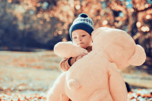 Little boy in the park — Stock Photo, Image