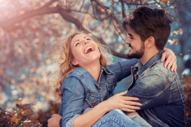 Doğada birbirini seven bir çift