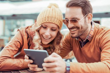 aşık selfie çekici çift