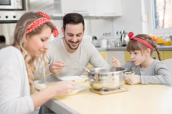 Family having lunch at home — Stock Photo, Image