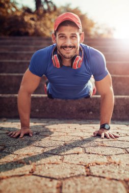 şınav genç atletik erkek