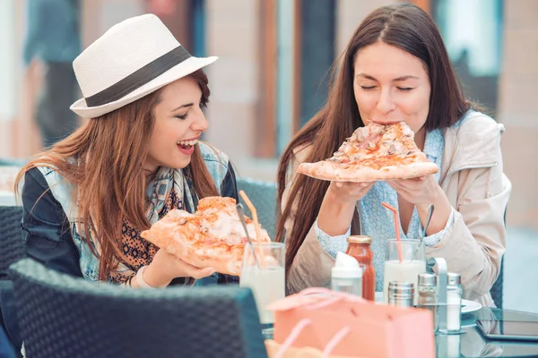 Pizza zamanı, yakın