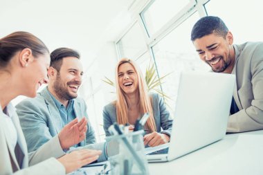 iş toplantısı gençlerin grup