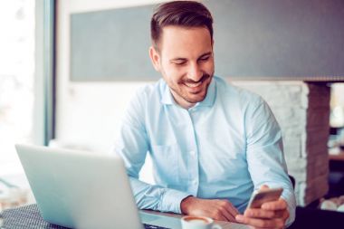 Kafede mola işadamı