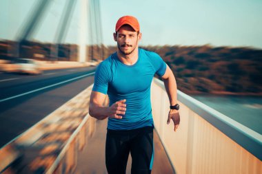 sporcu adam çalıştıran