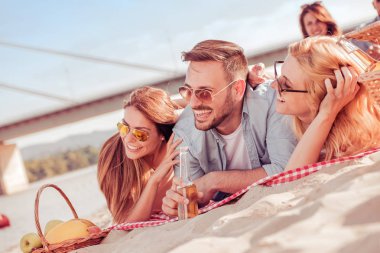 Arkadaşlar yaz zevk