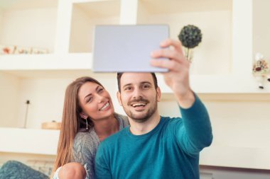 Çift yapma selfie resim 