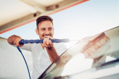 Oto yıkama açık havada