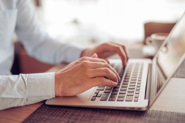 İşadamı tarama Internet mola