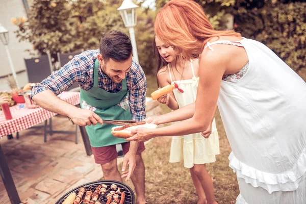 Tiempo de barbacoa en el jardín — Foto de Stock