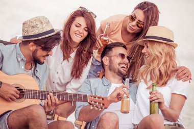 Hafta sonu arkadaşlarıyla