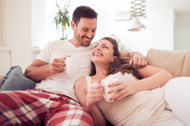 Çift oturma ve içme kahve