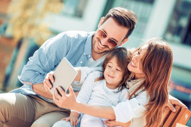 Aile tablet vasıl arıyorsunuz