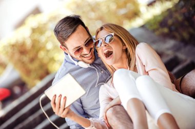 kaç tablet ile eğleniyor