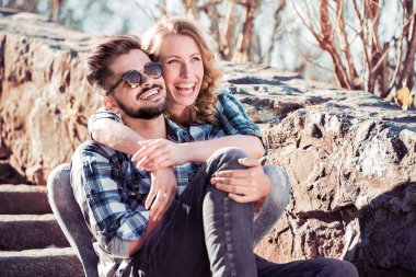 Çiftler eğleniyor.