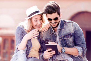 İki kahve zaman zevk ve having fun açık.