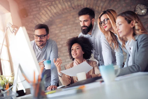 Grupo Empresarial Exitoso Que Trabaja Oficina — Foto de Stock