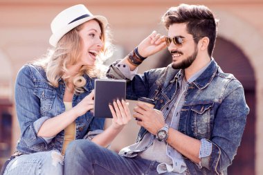 İki kahve zaman zevk ve having fun açık.