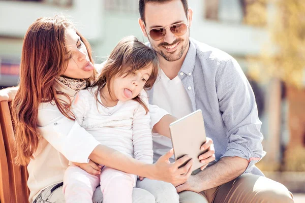 Happy Family Father Mother Daughter City Take Selfie Have Fun — Stock Photo, Image