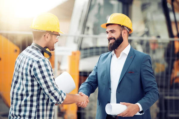 Dois Arquitetos Discutindo Novo Projeto Reunião — Fotografia de Stock