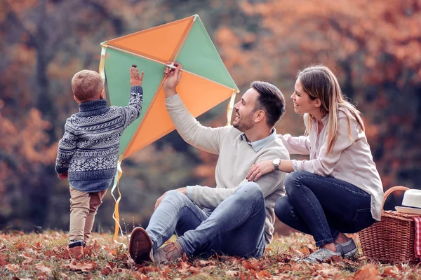 Happy Family Having Fun Park — Stock Photo, Image