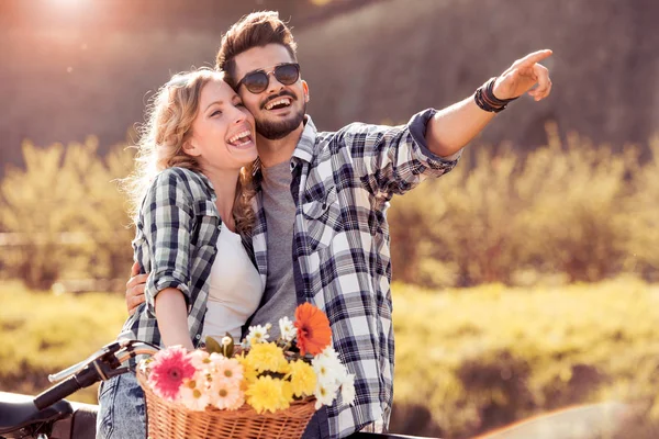 Pareja teniendo momentos románticos —  Fotos de Stock