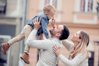 Baba ve anne oğlu City ile vakit