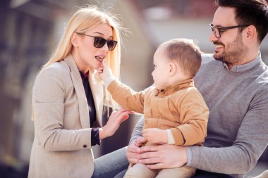 Baba ve anne oğlu City ile vakit