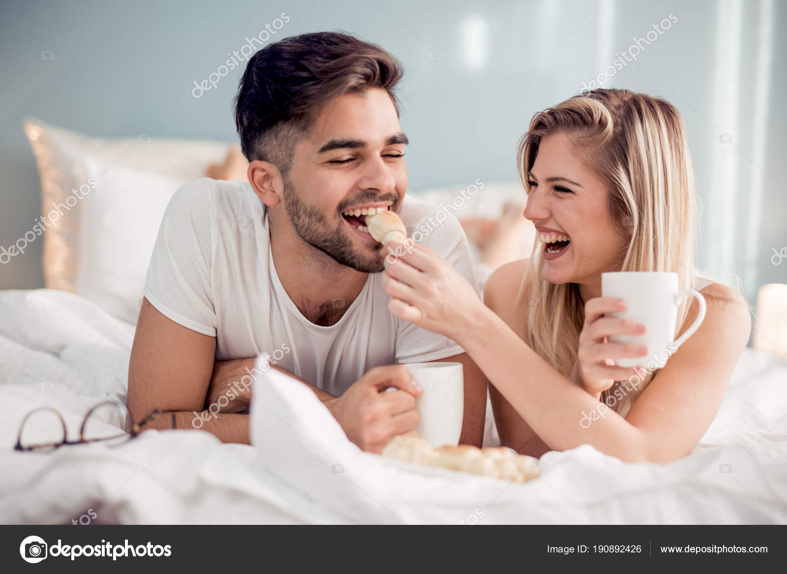 Супружеская близость. Разнообразие в семейной жизни. Ласки мужчины и женщины. Семейная жизнь в постели. Взаимоотношения мужчины и женщины.