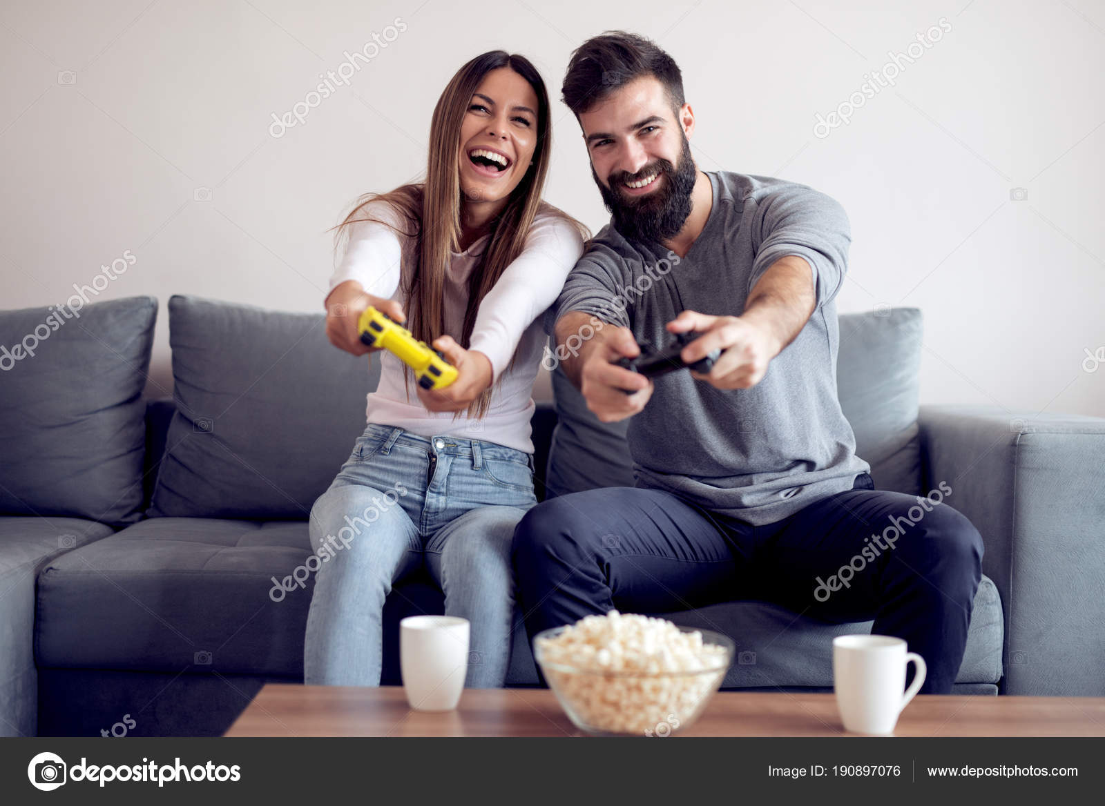 Couple video games unhappy hi-res stock photography and images - Alamy